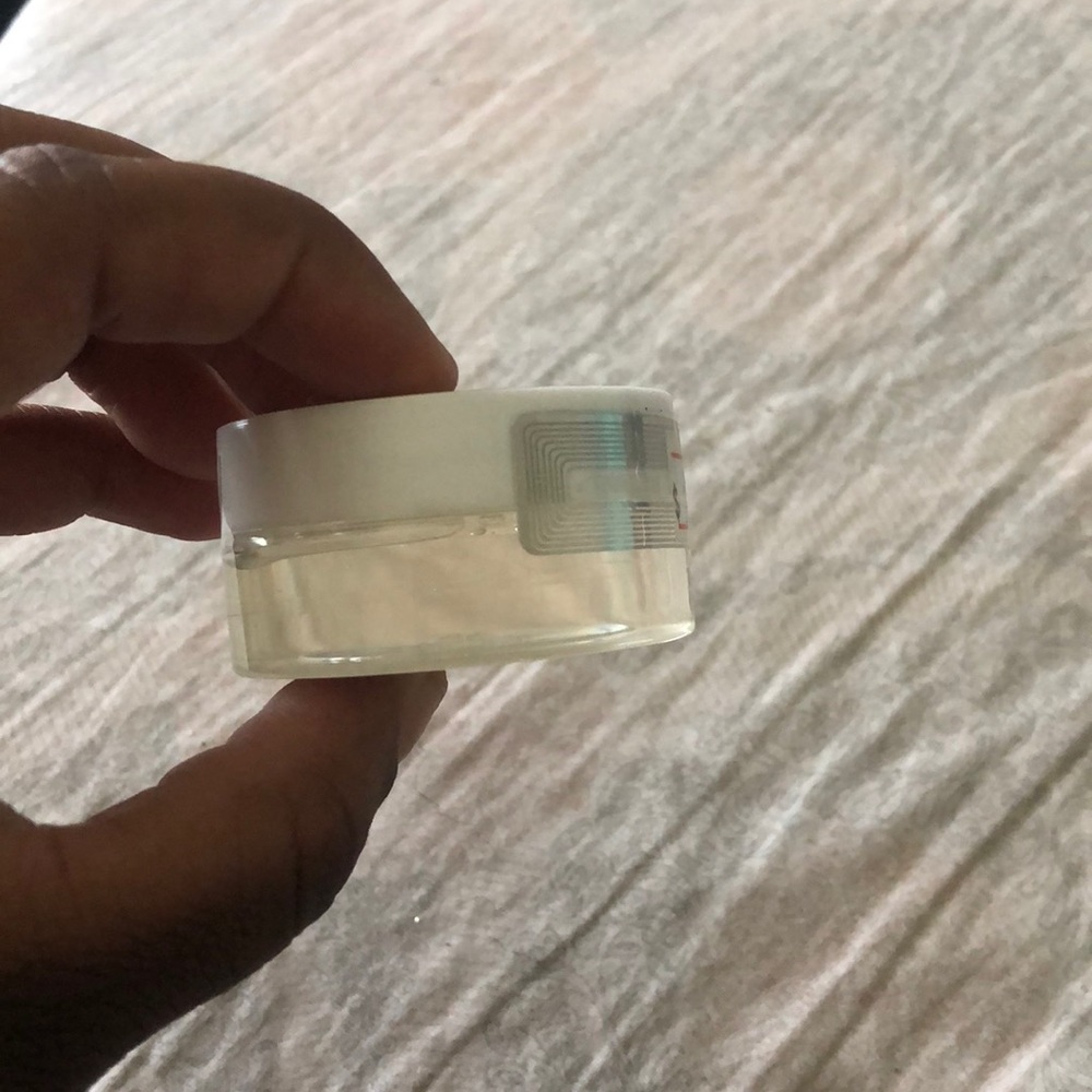 Edge Control - Picture 2 of 2